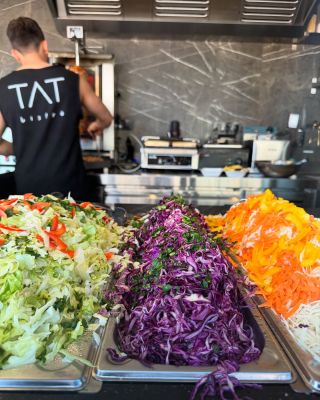 🌿 Každý den, když ráno odemykám dveře našeho bistra, mám v hlavě jedinou myšlenku: aby bylo všechno čerstvé, čisté a...